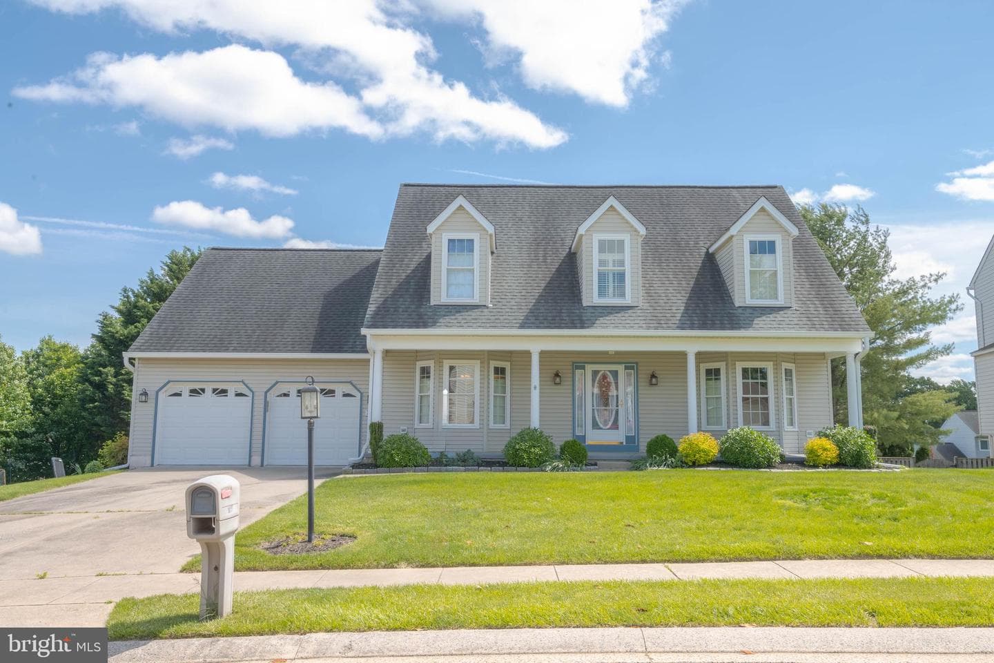729 Rosecroft Court photo 4
