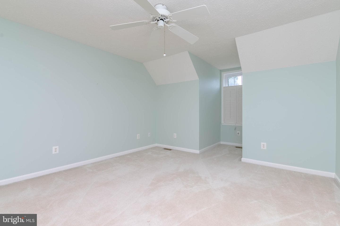 729 Rosecroft Court photo 50