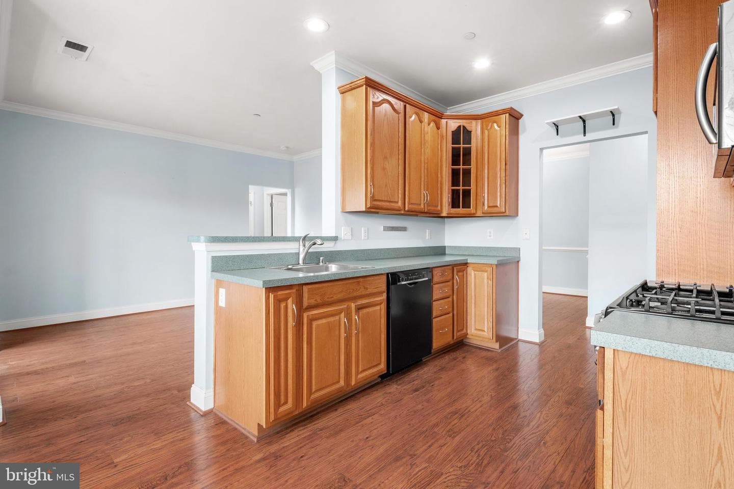 1604 Martha Court #404 photo 8