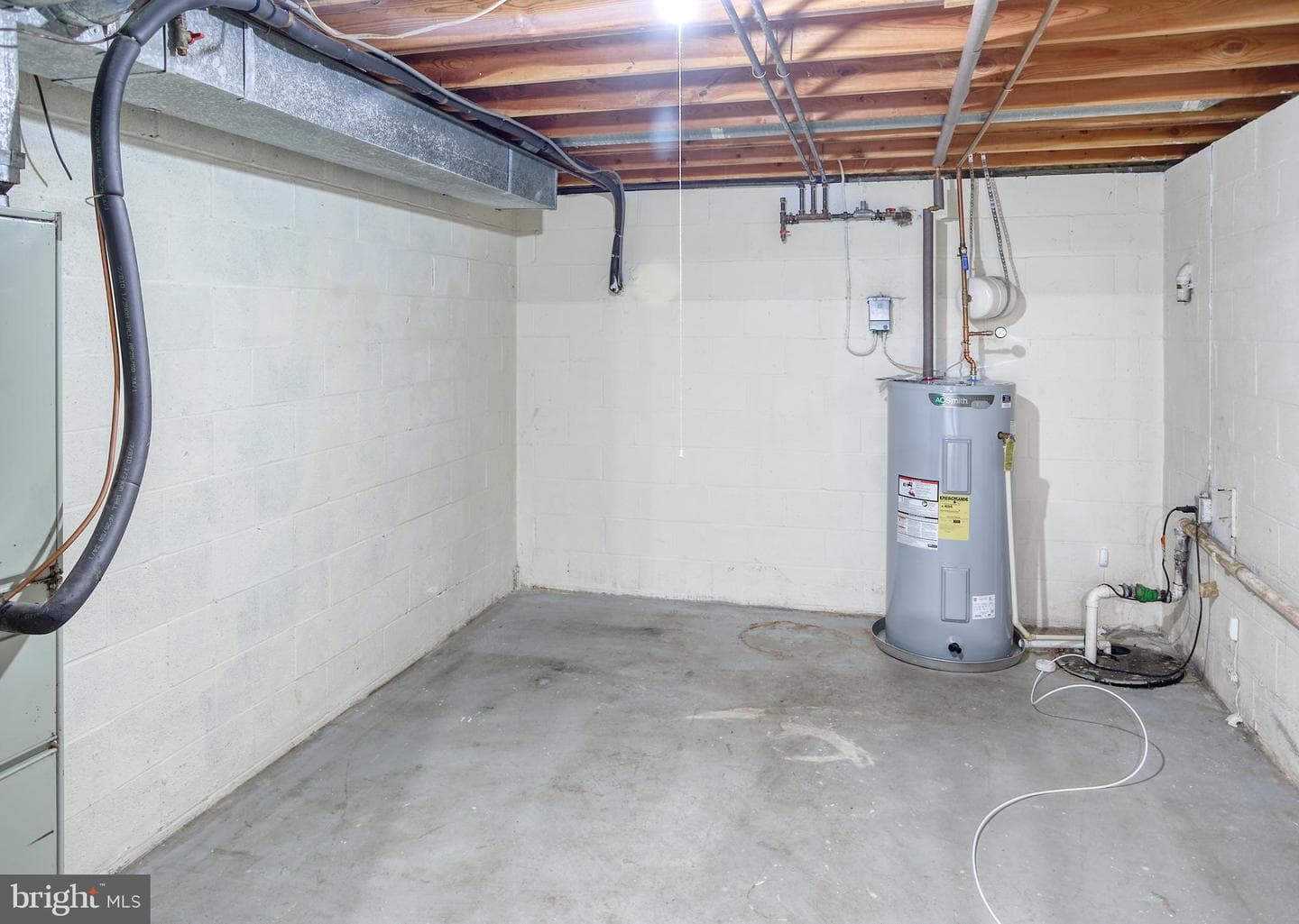 210 Mallard Court photo 16