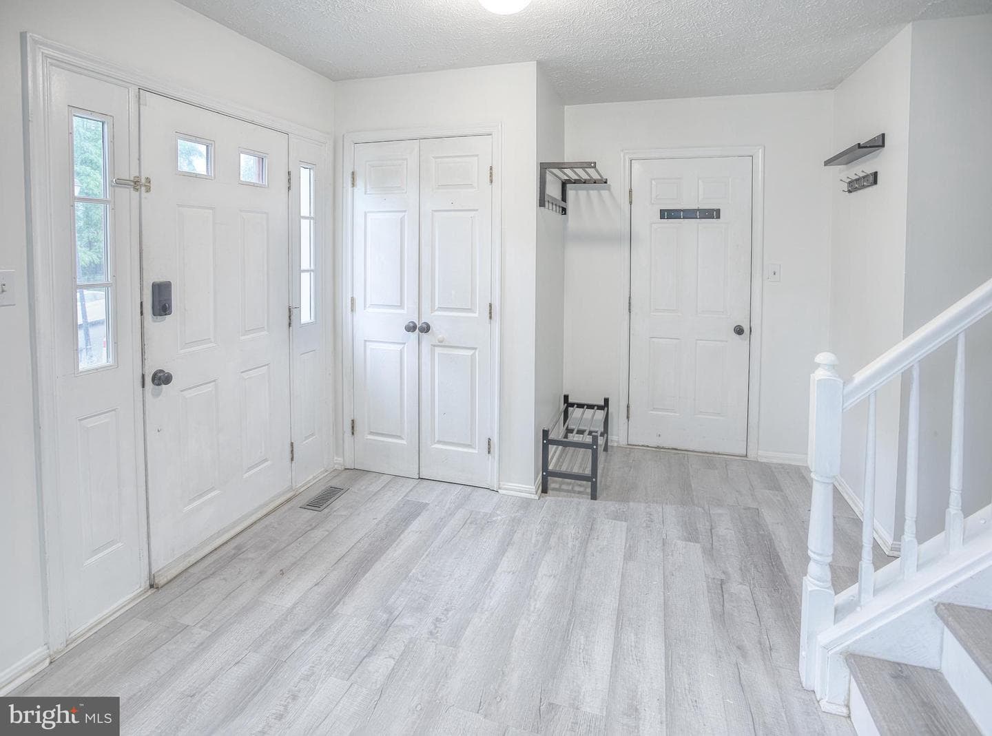 210 Mallard Court photo 2