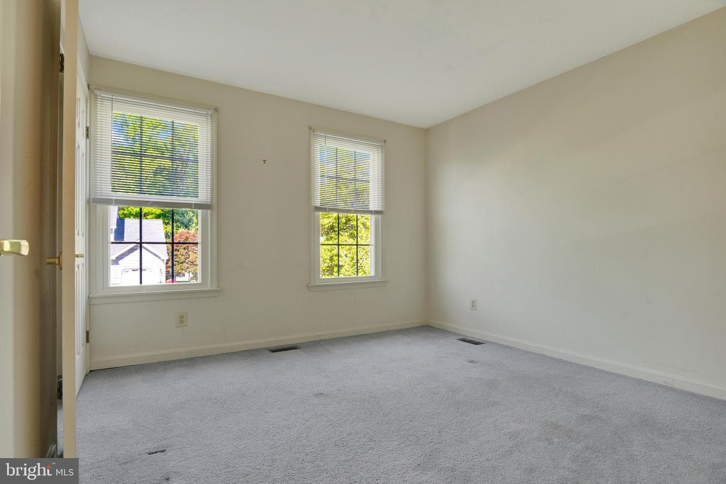1359 Crofton Drive photo 19
