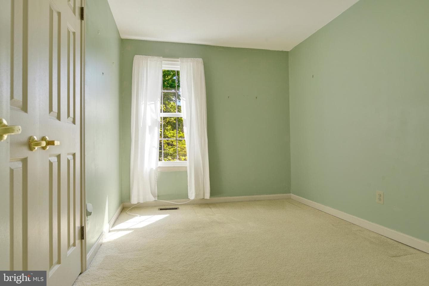 1359 Crofton Drive photo 21