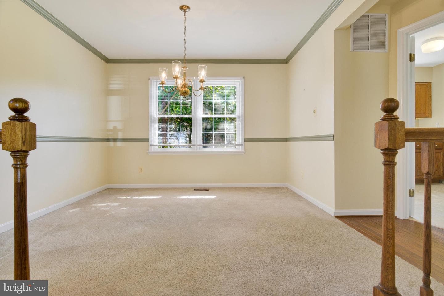 1359 Crofton Drive photo 8