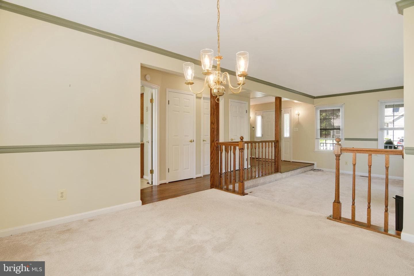 1359 Crofton Drive photo 9