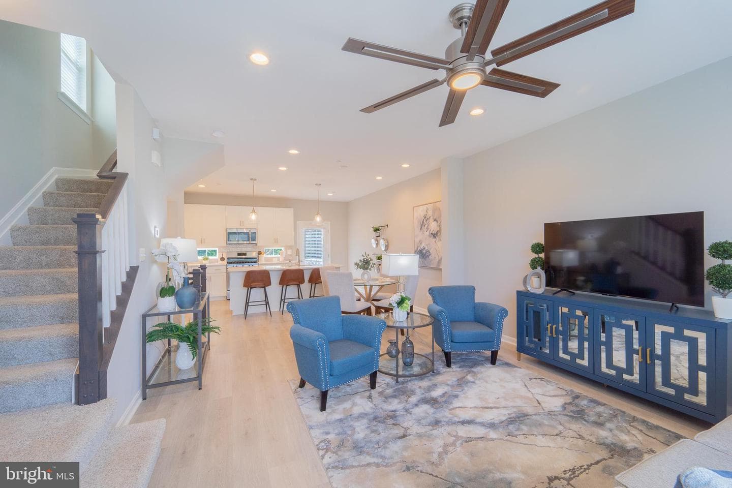 1069 Frizzen Court photo 6