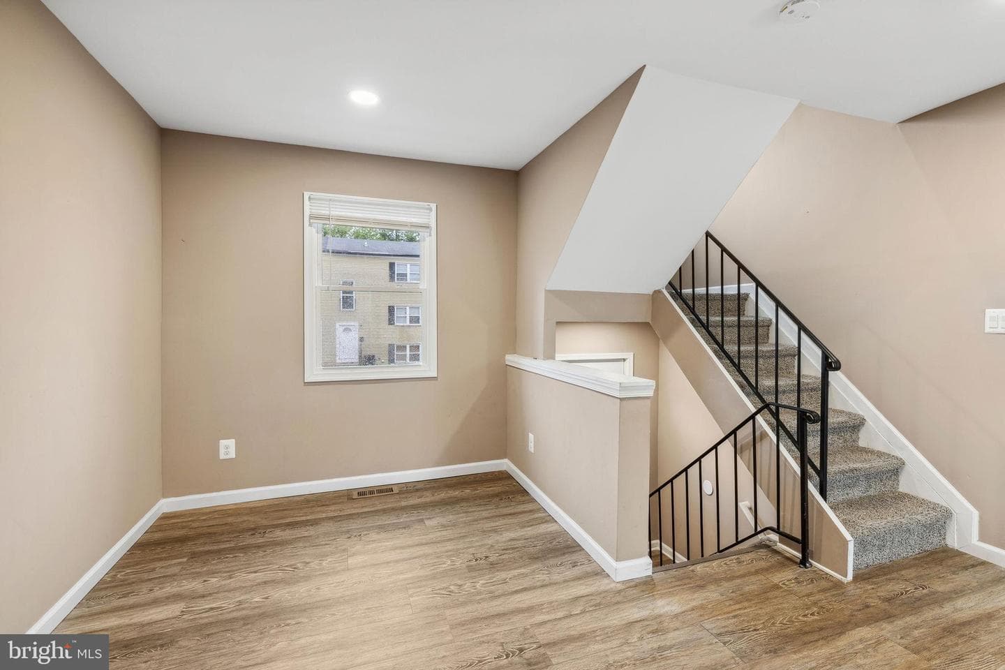 1822 Grempler Way photo 4