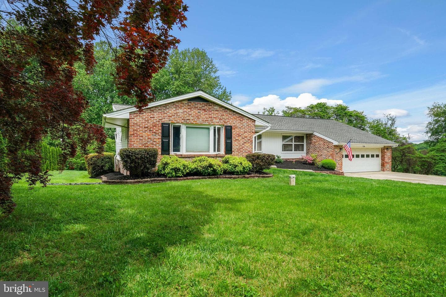 720 Chestnut Hill Road photo 2