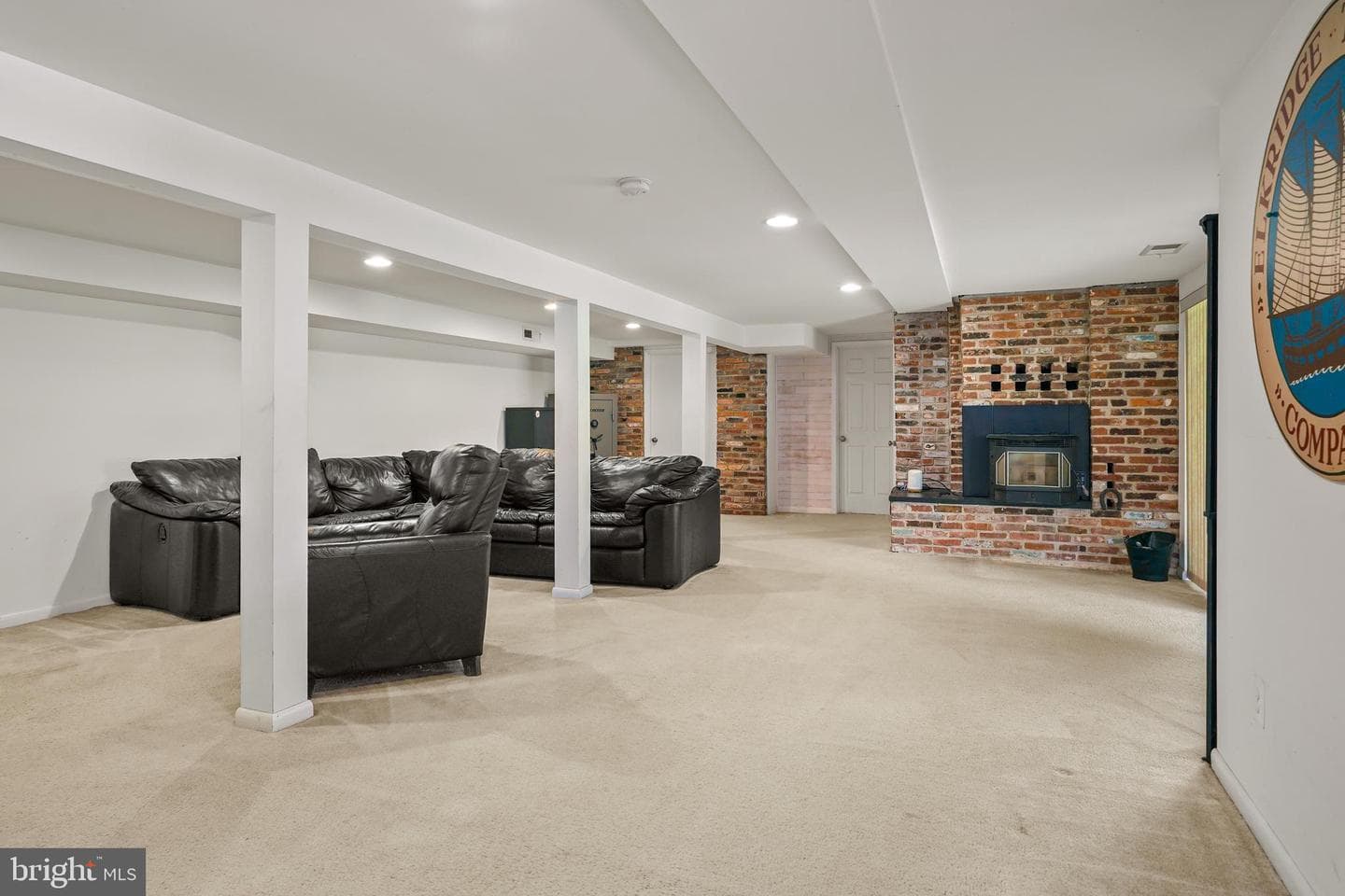720 Chestnut Hill Road photo 23