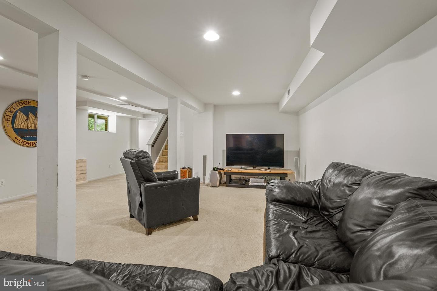 720 Chestnut Hill Road photo 24