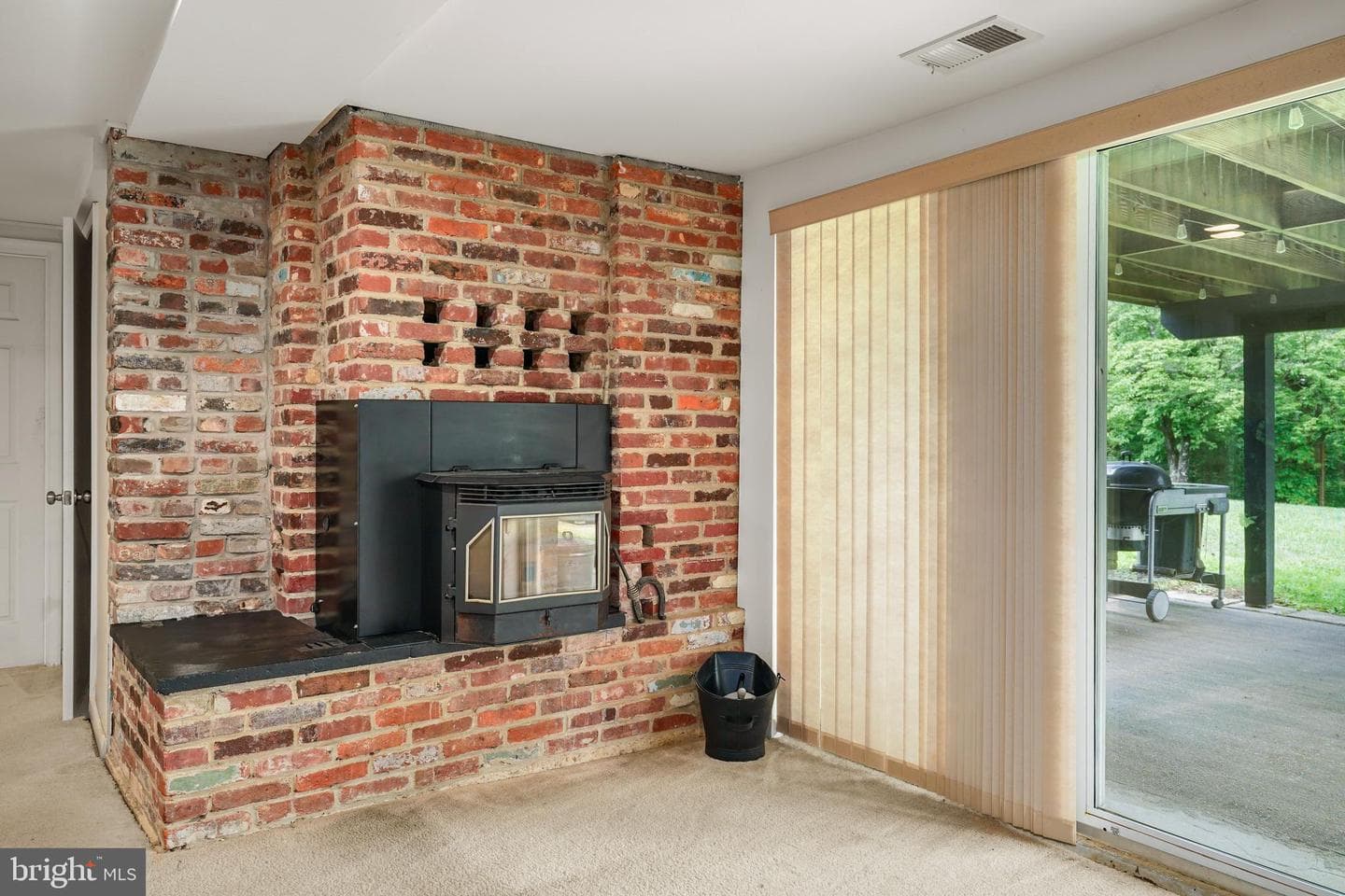 720 Chestnut Hill Road photo 25