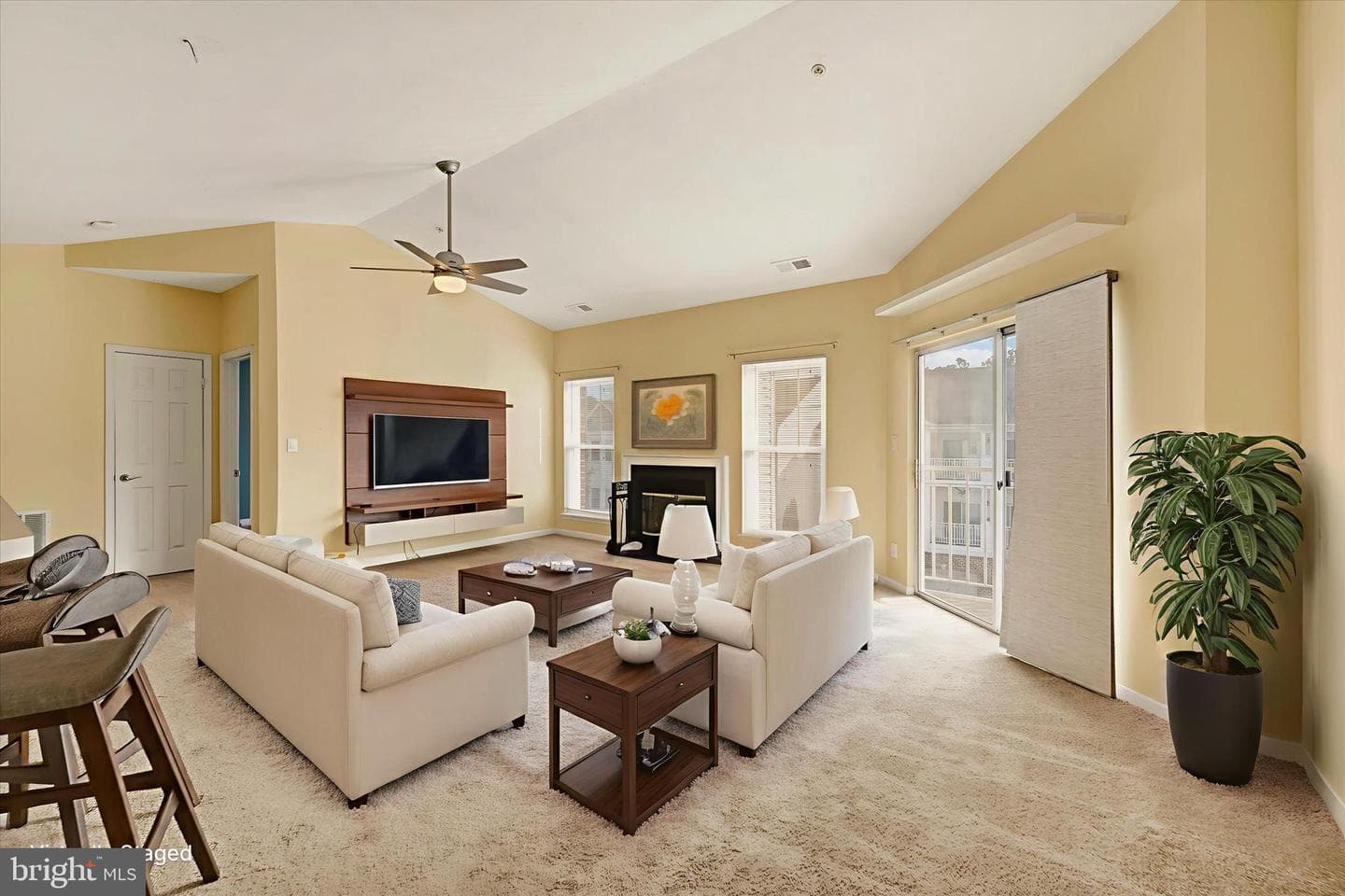1304 Cranesbill Court #304 photo 2