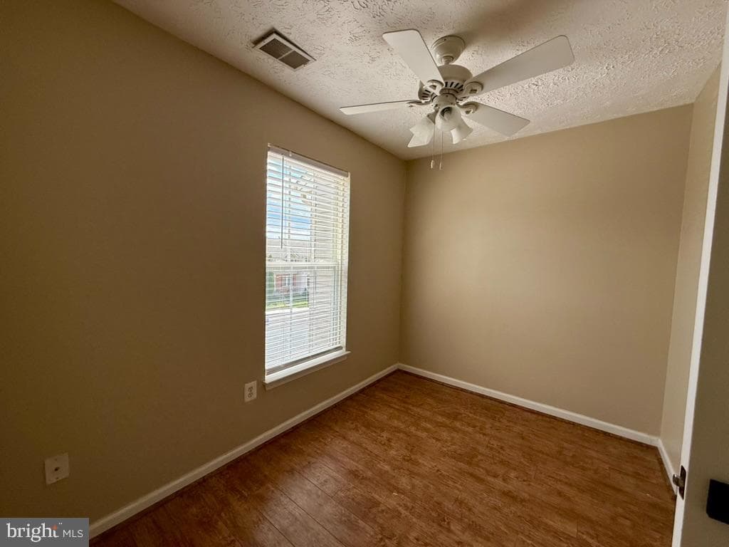 1097 Jeanett Way photo 18