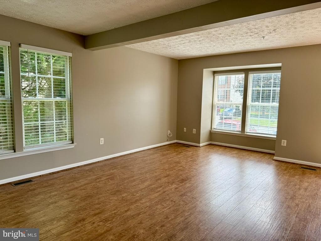 1097 Jeanett Way photo 5