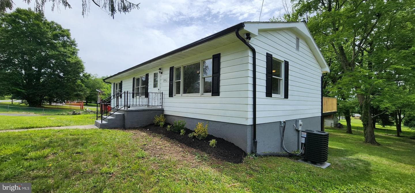 2205 Roth Road photo 2