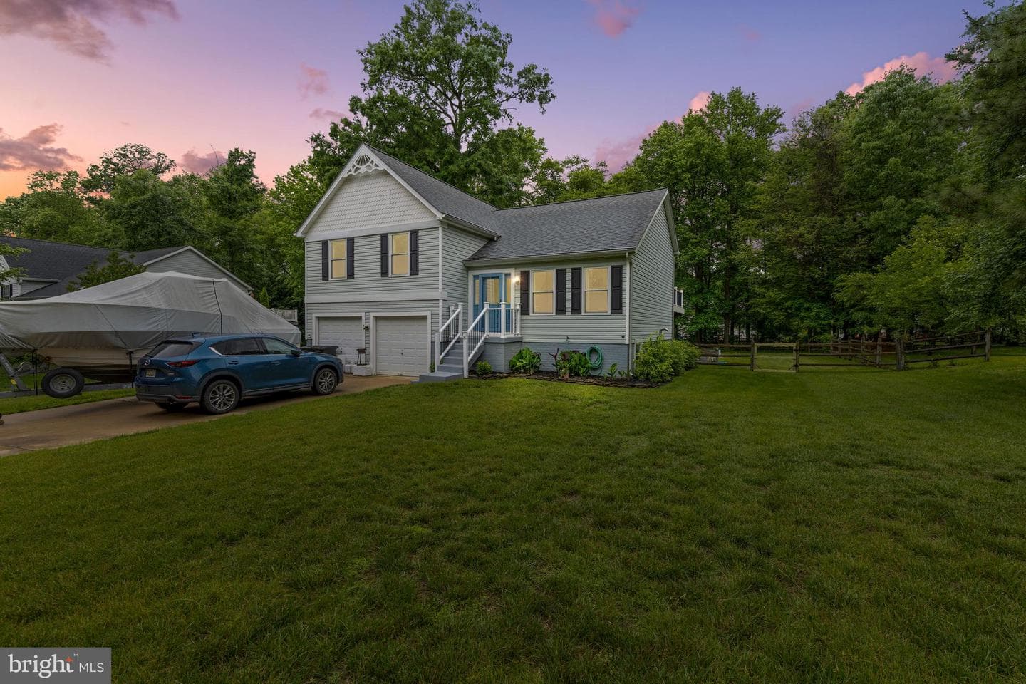 8 Holly Avenue