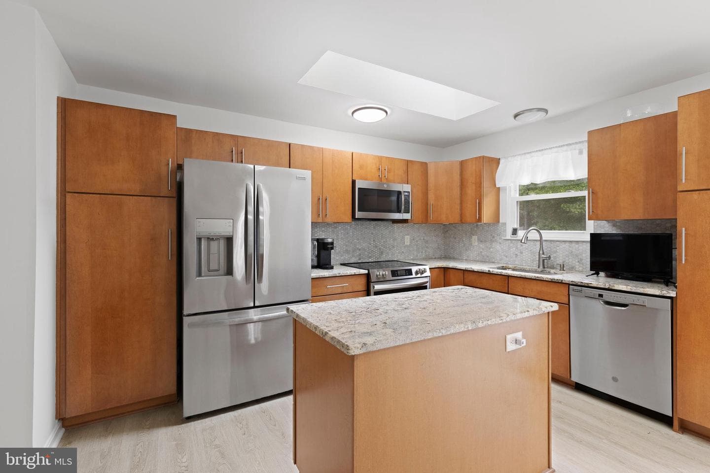 8 Holly Avenue photo 10