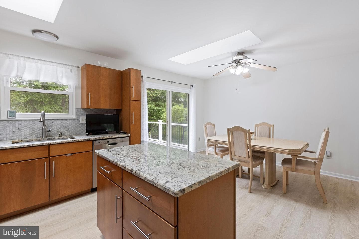 8 Holly Avenue photo 11