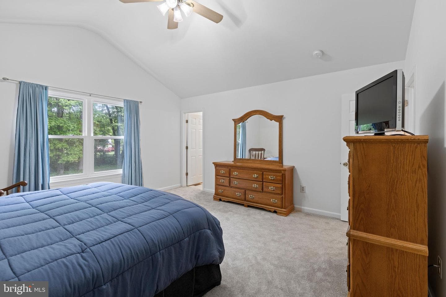8 Holly Avenue photo 15