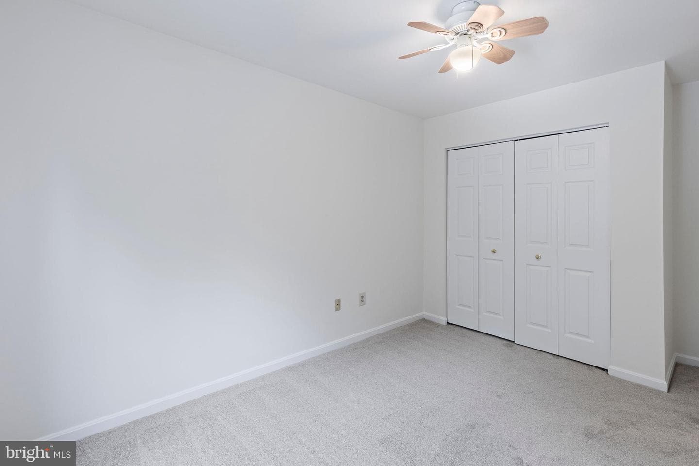 8 Holly Avenue photo 18
