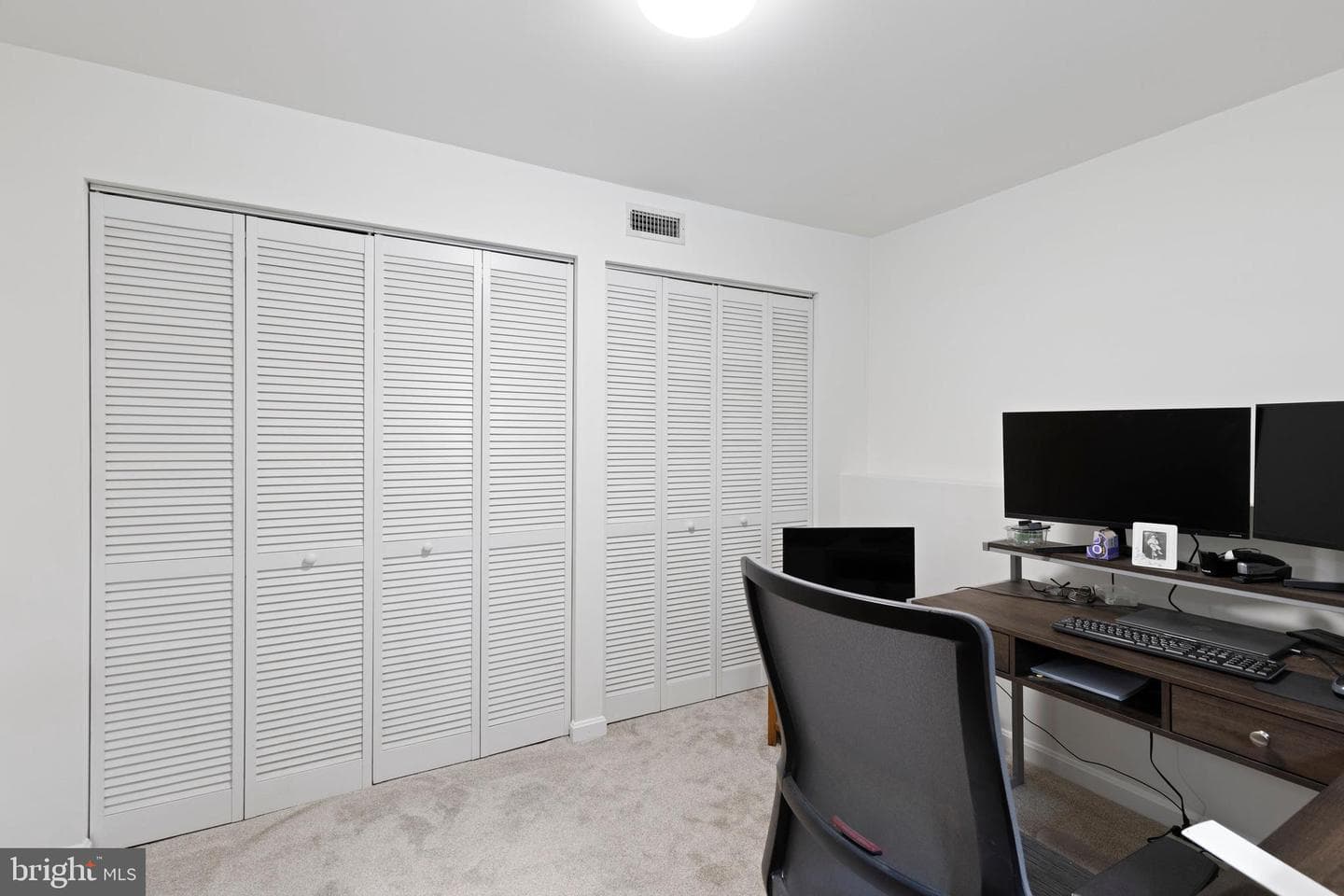 8 Holly Avenue photo 26