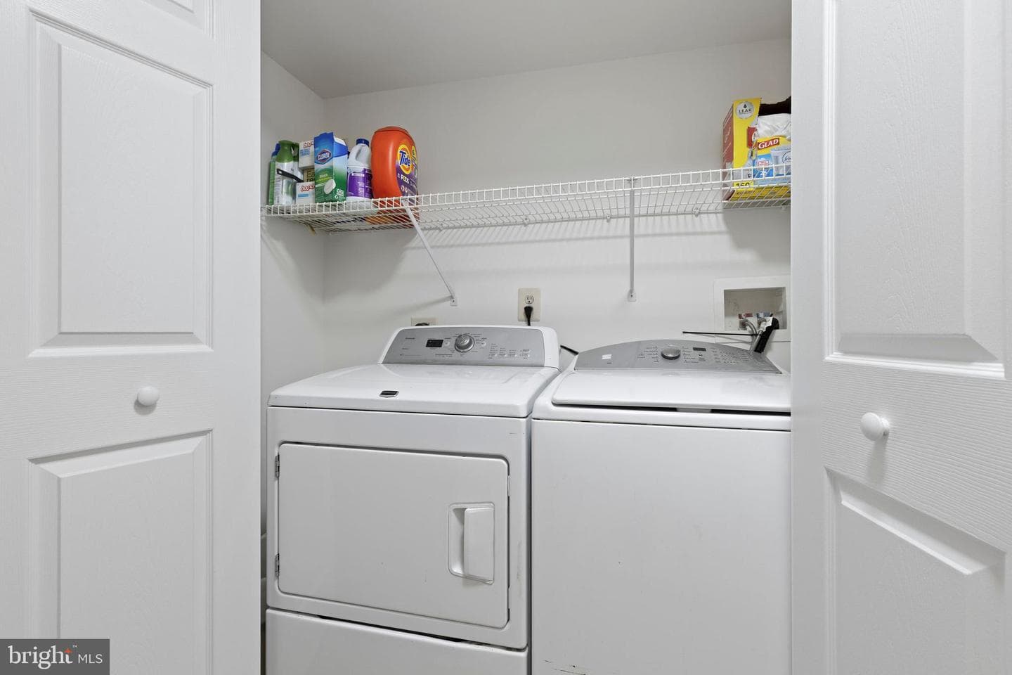 8 Holly Avenue photo 28