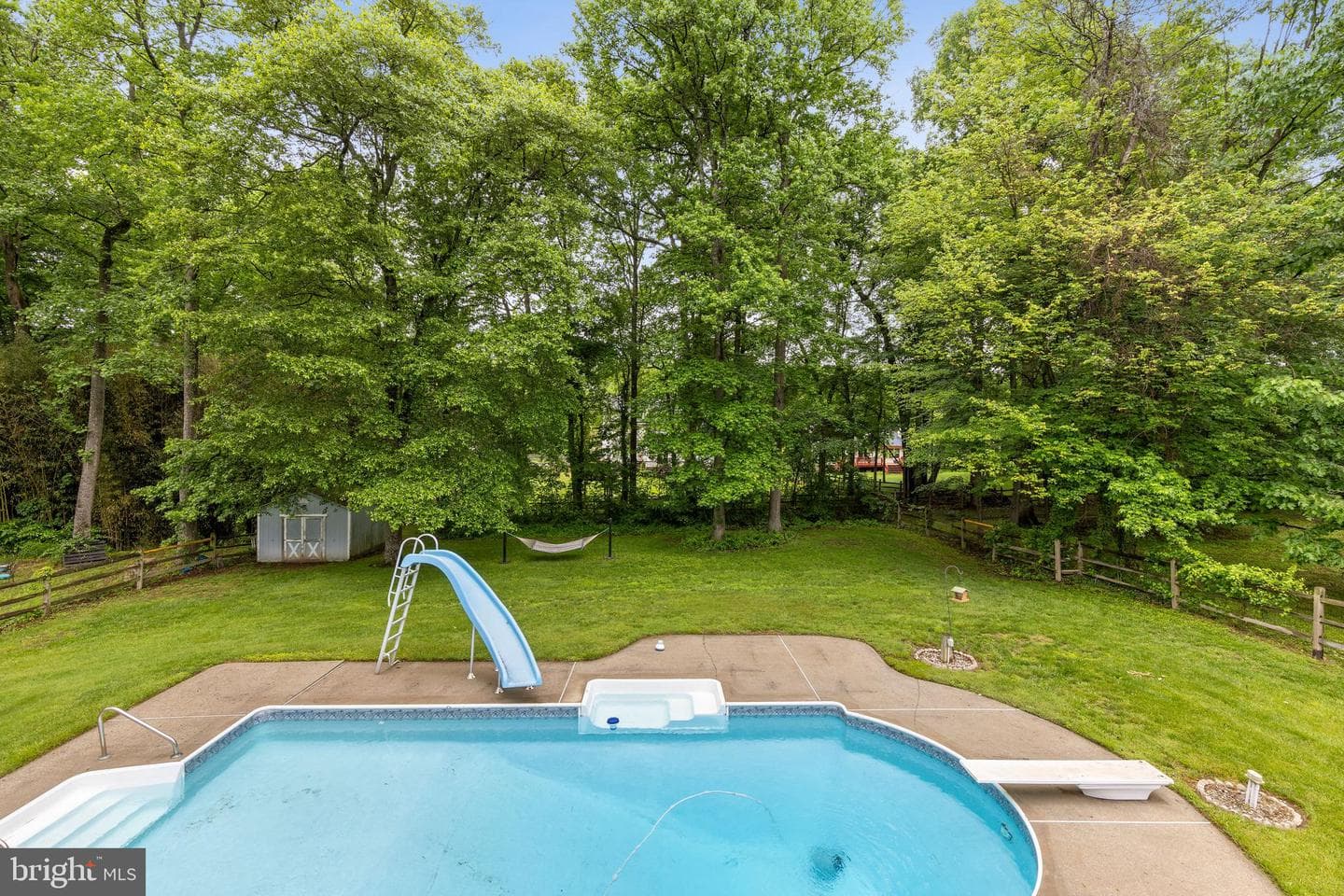 8 Holly Avenue photo 33