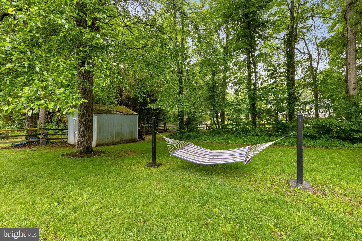 8 Holly Avenue photo 34