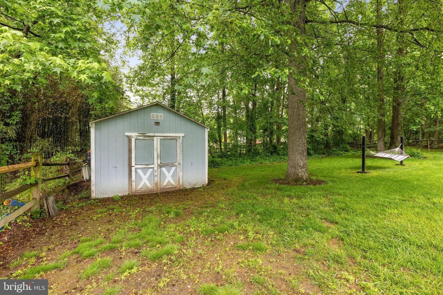 8 Holly Avenue photo 35