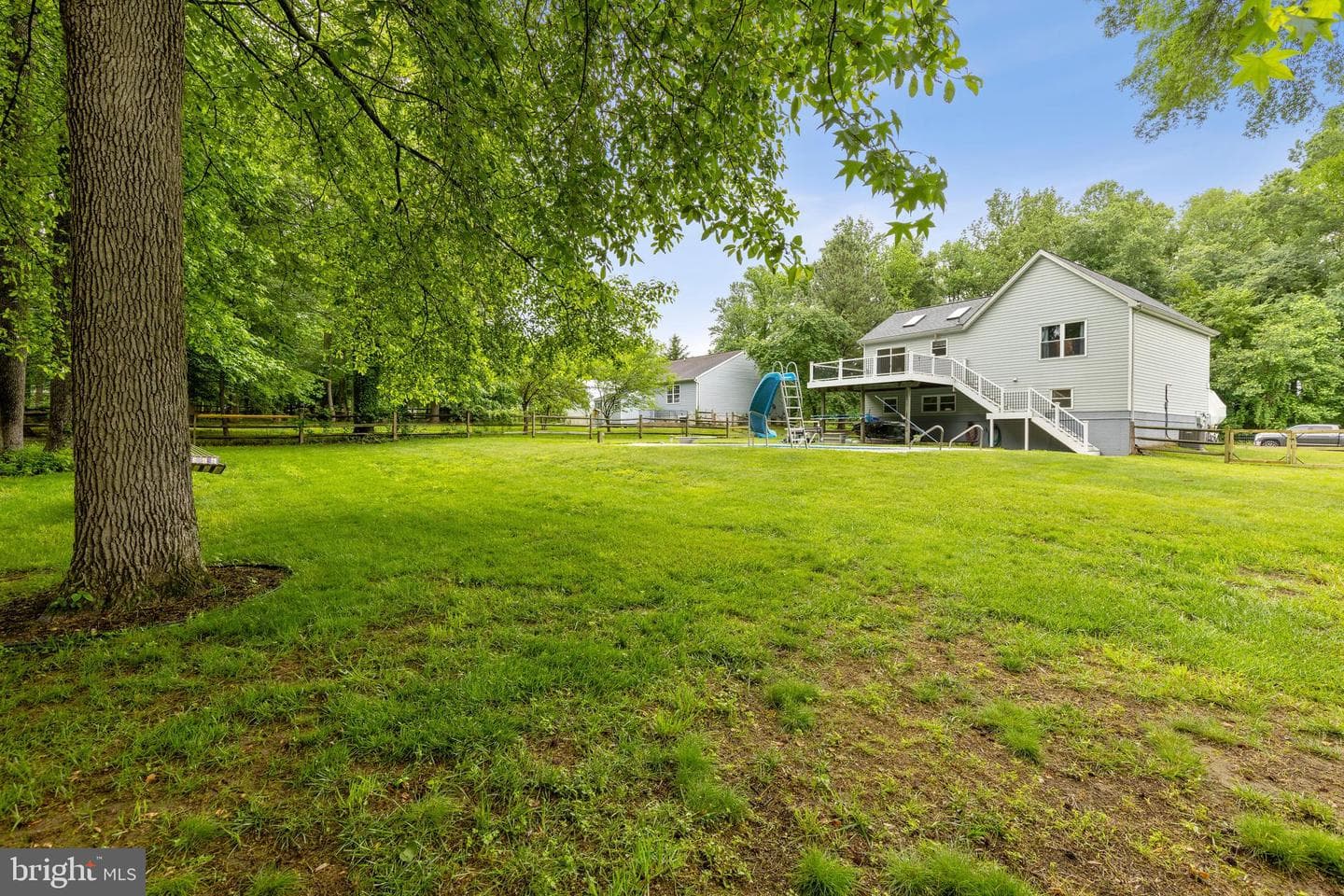 8 Holly Avenue photo 36