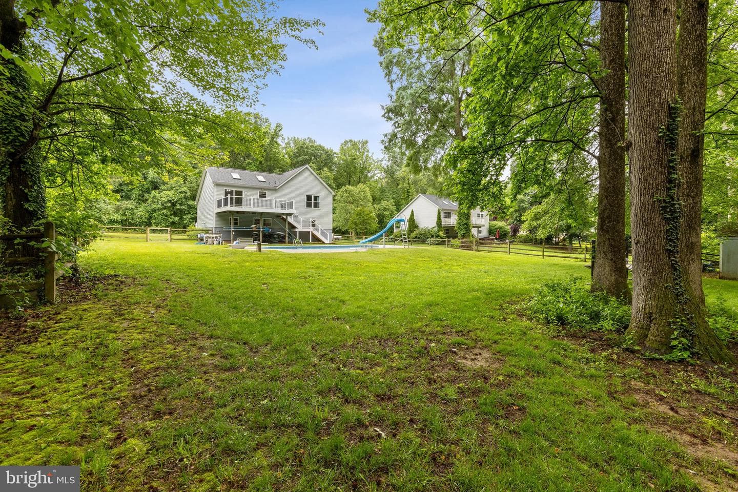 8 Holly Avenue photo 38