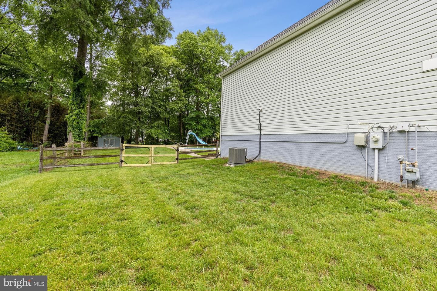 8 Holly Avenue photo 41