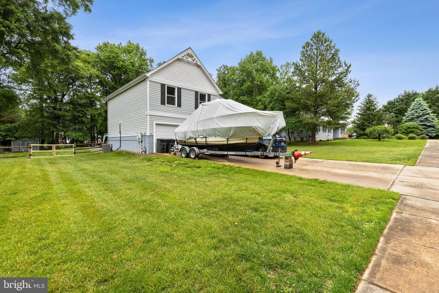 8 Holly Avenue photo 42