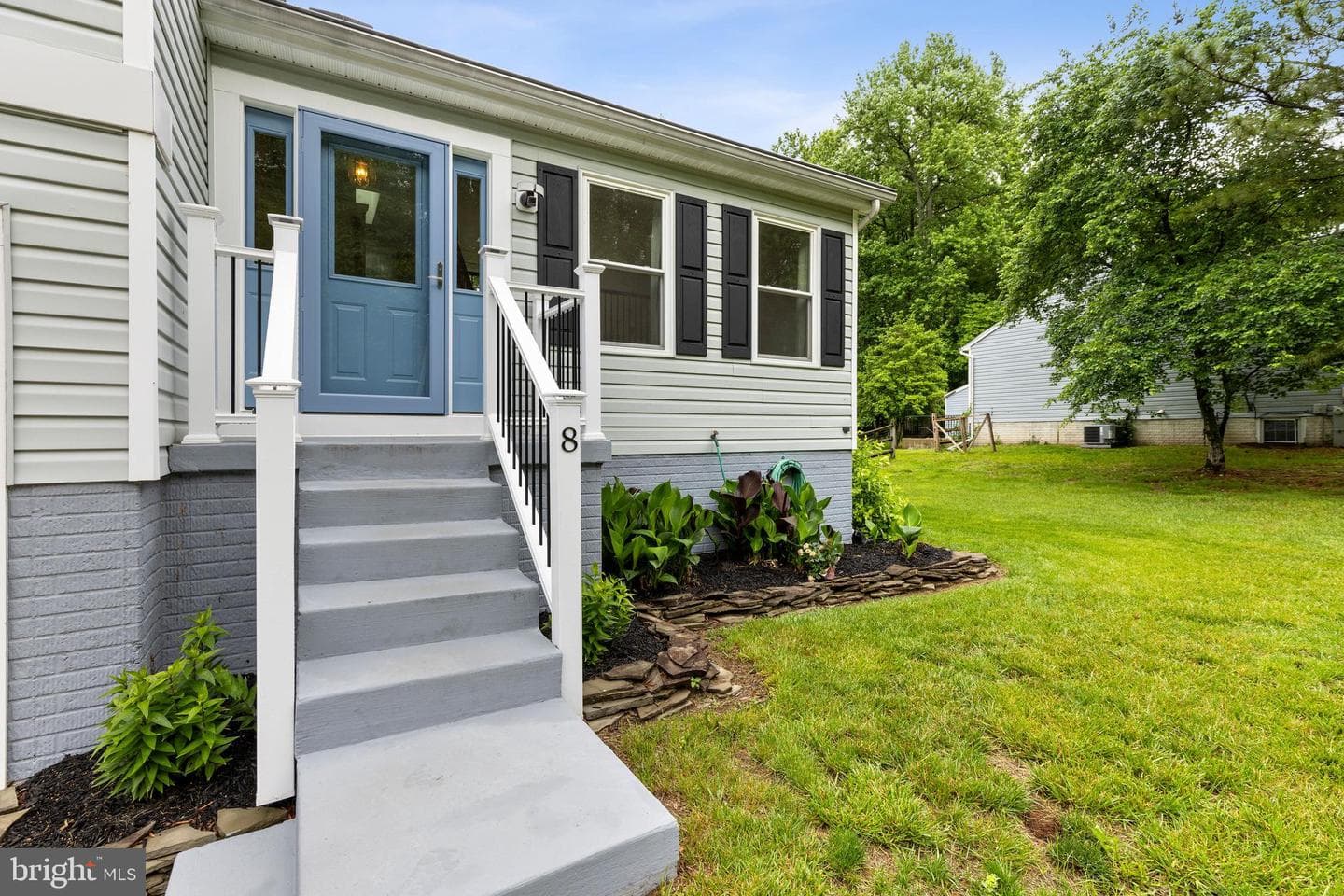 8 Holly Avenue photo 46