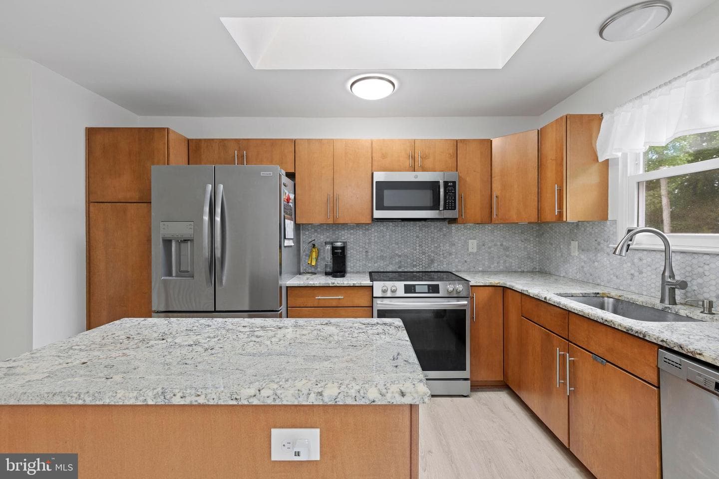 8 Holly Avenue photo 8