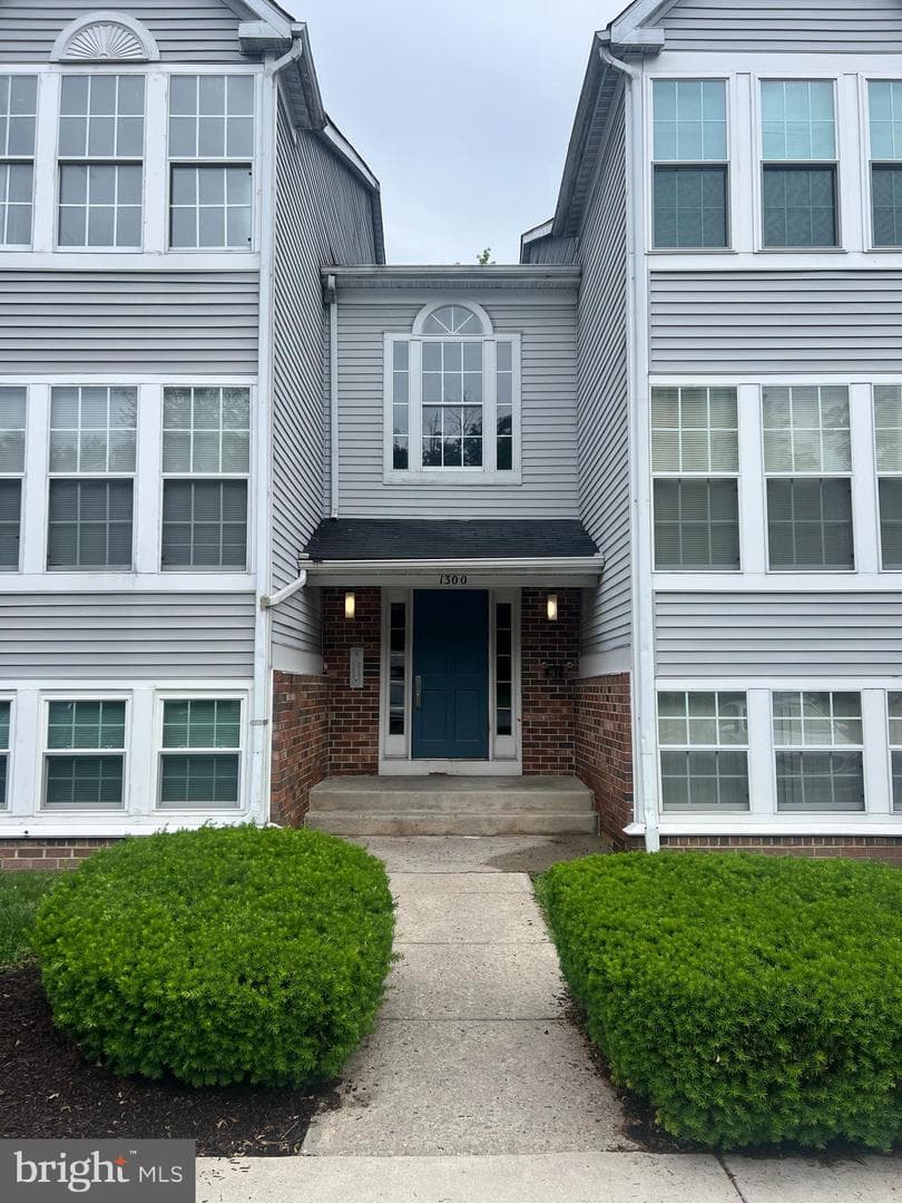 1300 Clover Valley Way #j photo 2