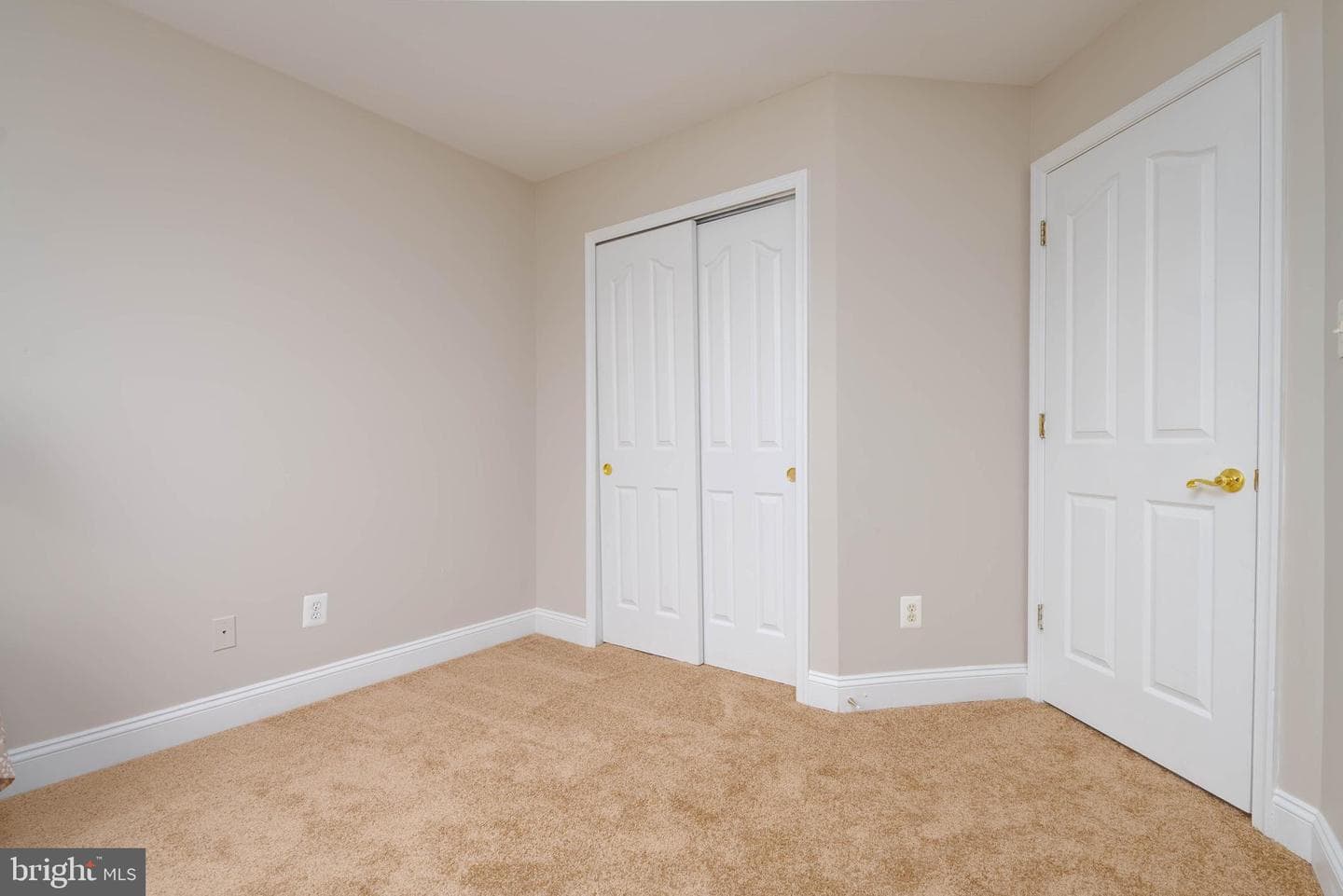 613 Berwick Court photo 20