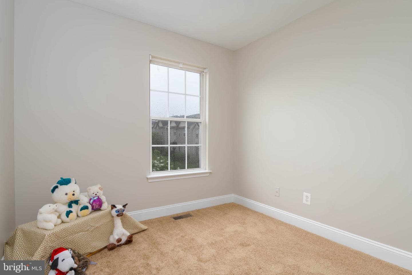 613 Berwick Court photo 23