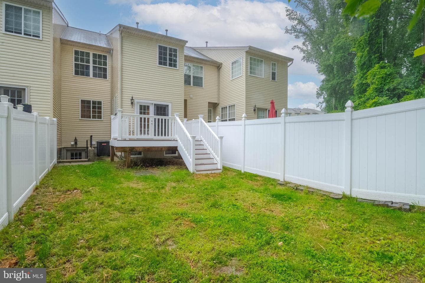 613 Berwick Court photo 33