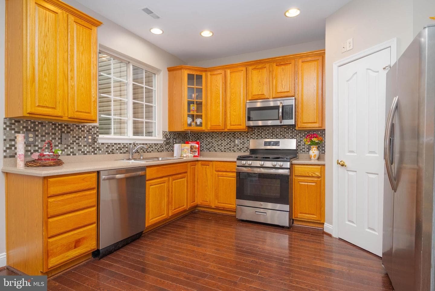 613 Berwick Court photo 8