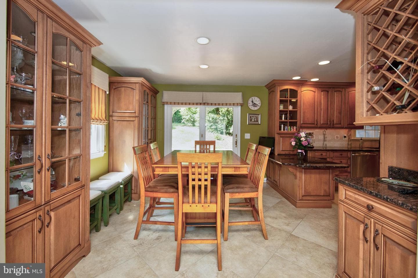 21 Colonial Road photo 12