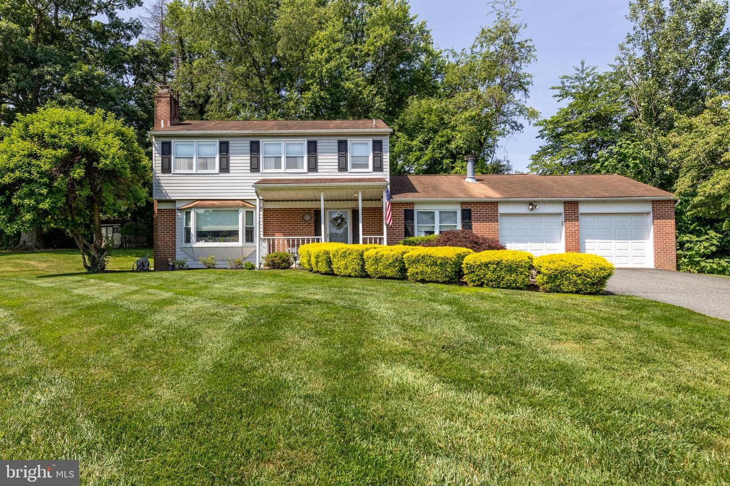 21 Colonial Road photo 2