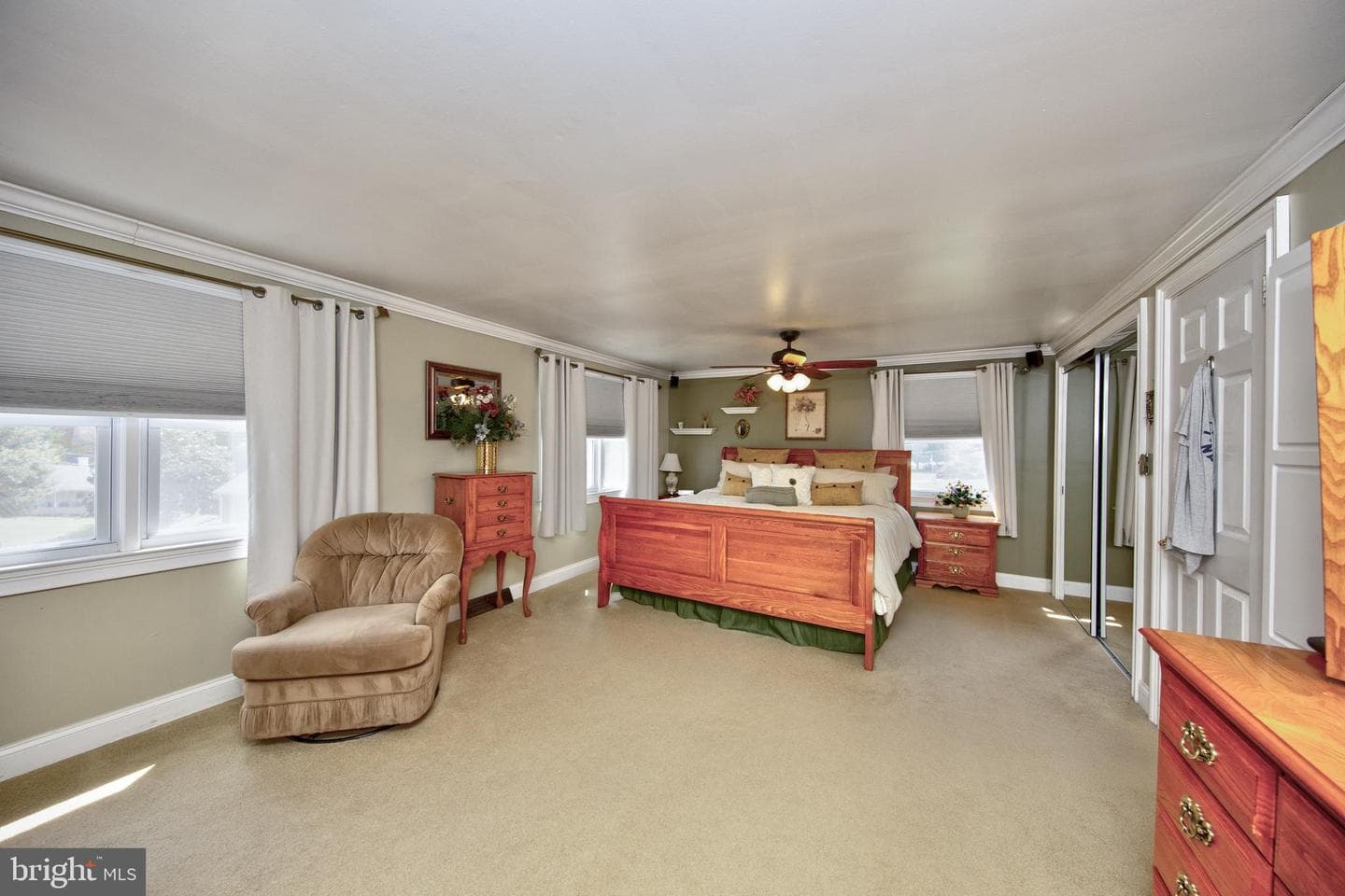 21 Colonial Road photo 25