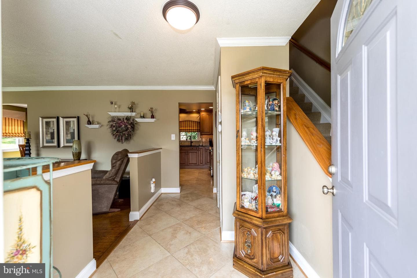 21 Colonial Road photo 6