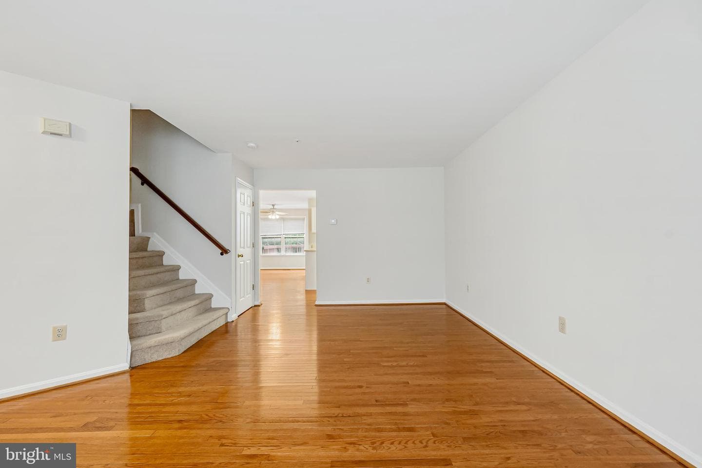 2134 Nicole Way photo 4