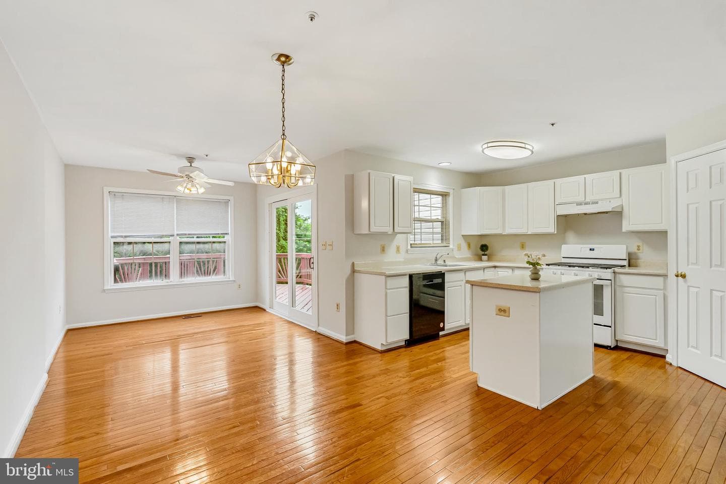 2134 Nicole Way photo 8