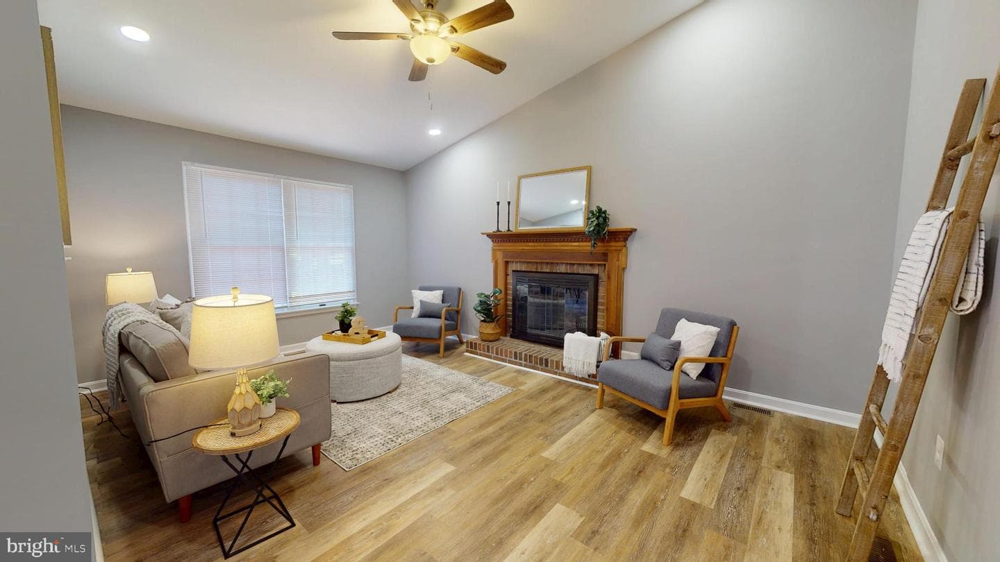 1202 Eugenia Way photo 11