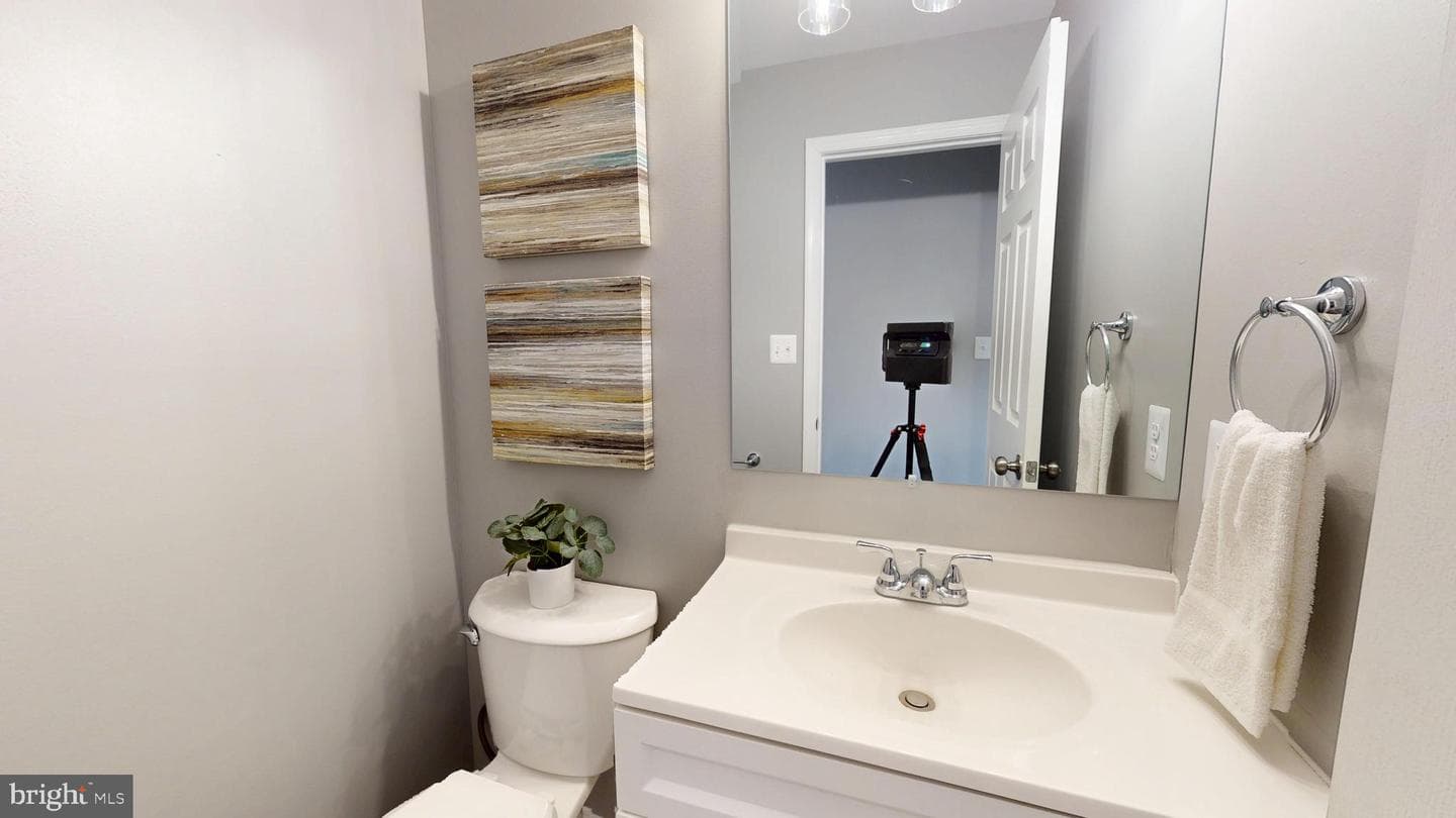 1202 Eugenia Way photo 14