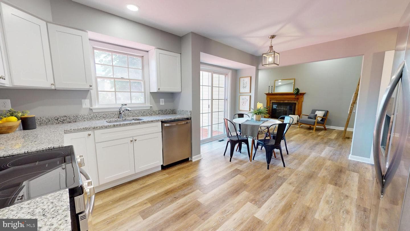 1202 Eugenia Way photo 9
