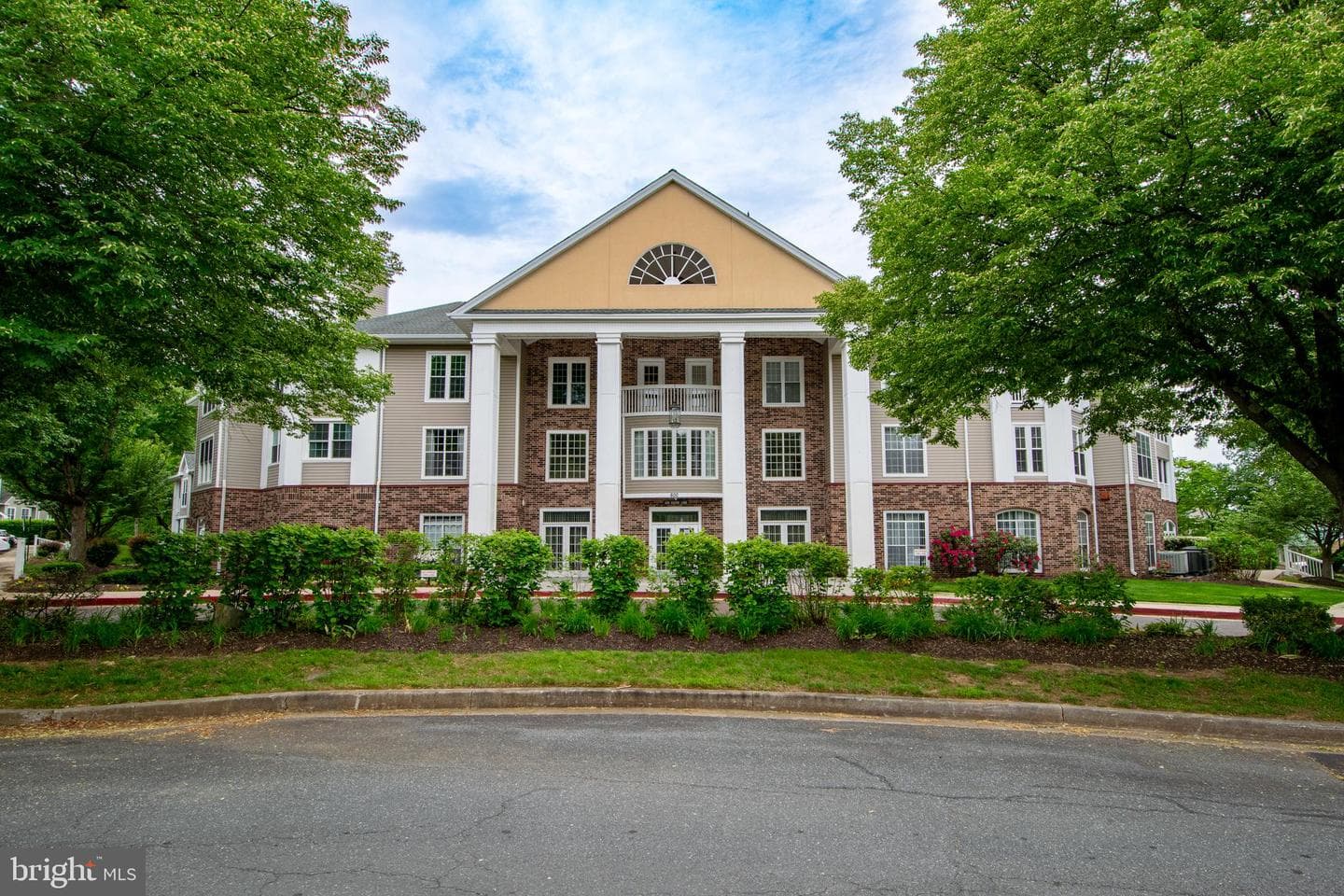 600 Squire Lane #600-3c photo 4